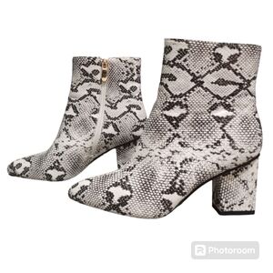 WETKISS Women's Snakeskin Ankle Boots Size 7.5
